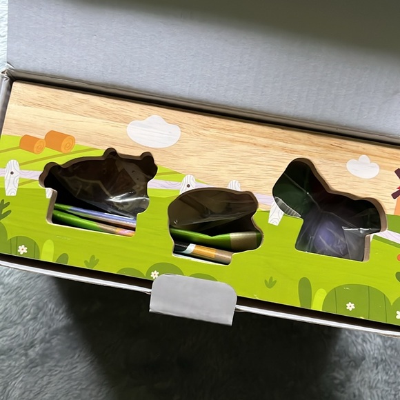 Wooden Animal Farm Box Kids Montessori Toy - Picture 4 of 6